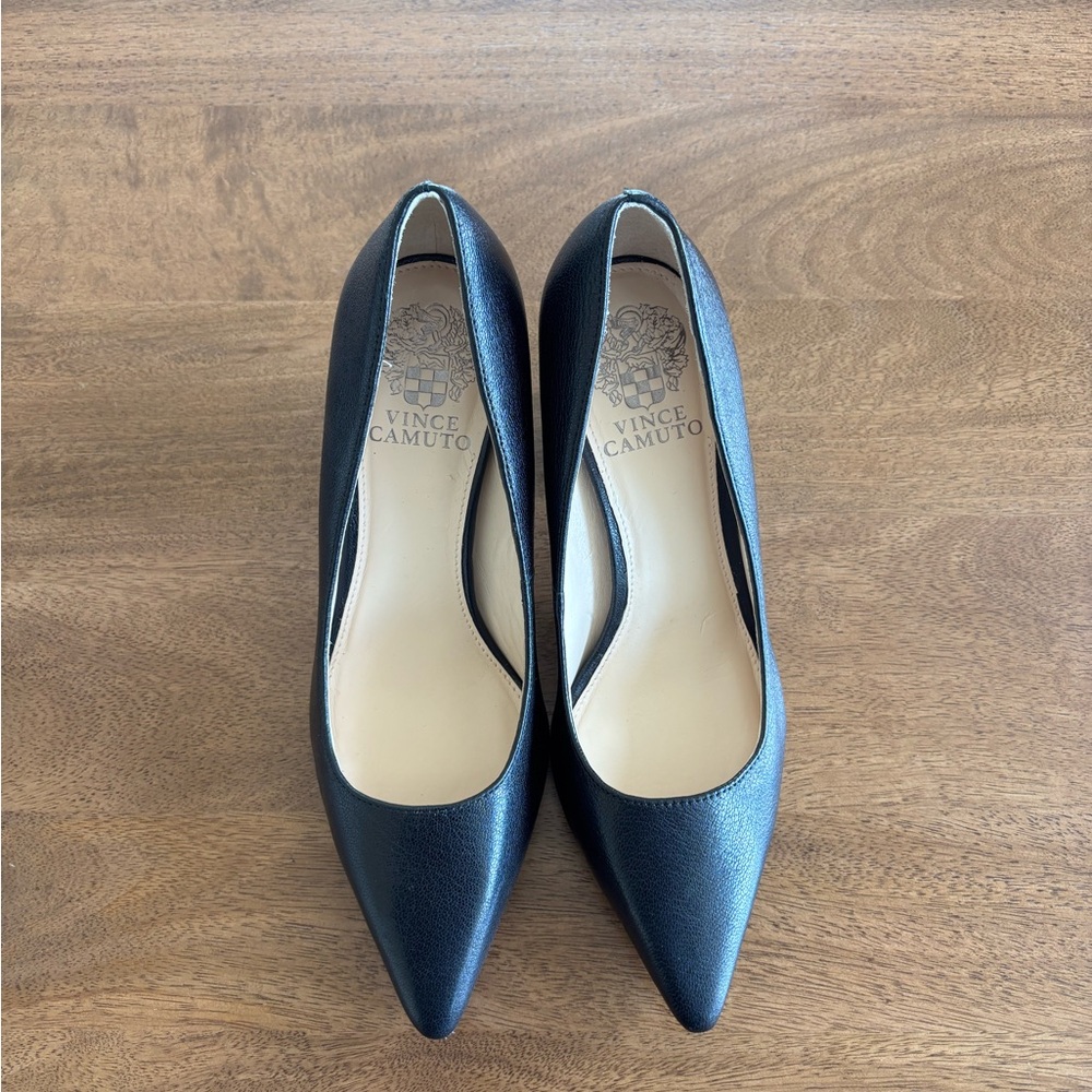 Vince Camuto Black Classic Pointed-Toe heels
